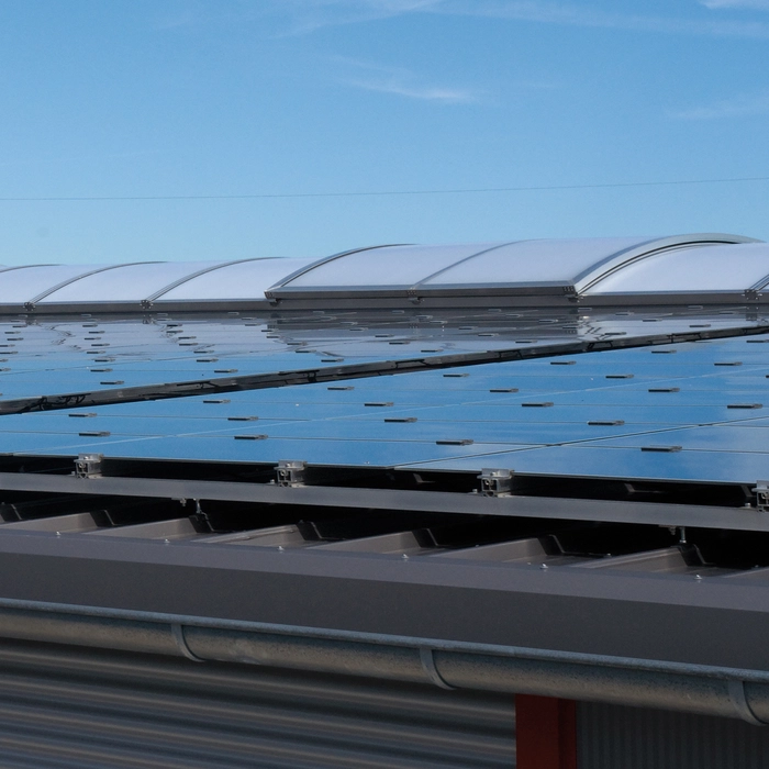 Bâtiment commercial avec photovoltaïque