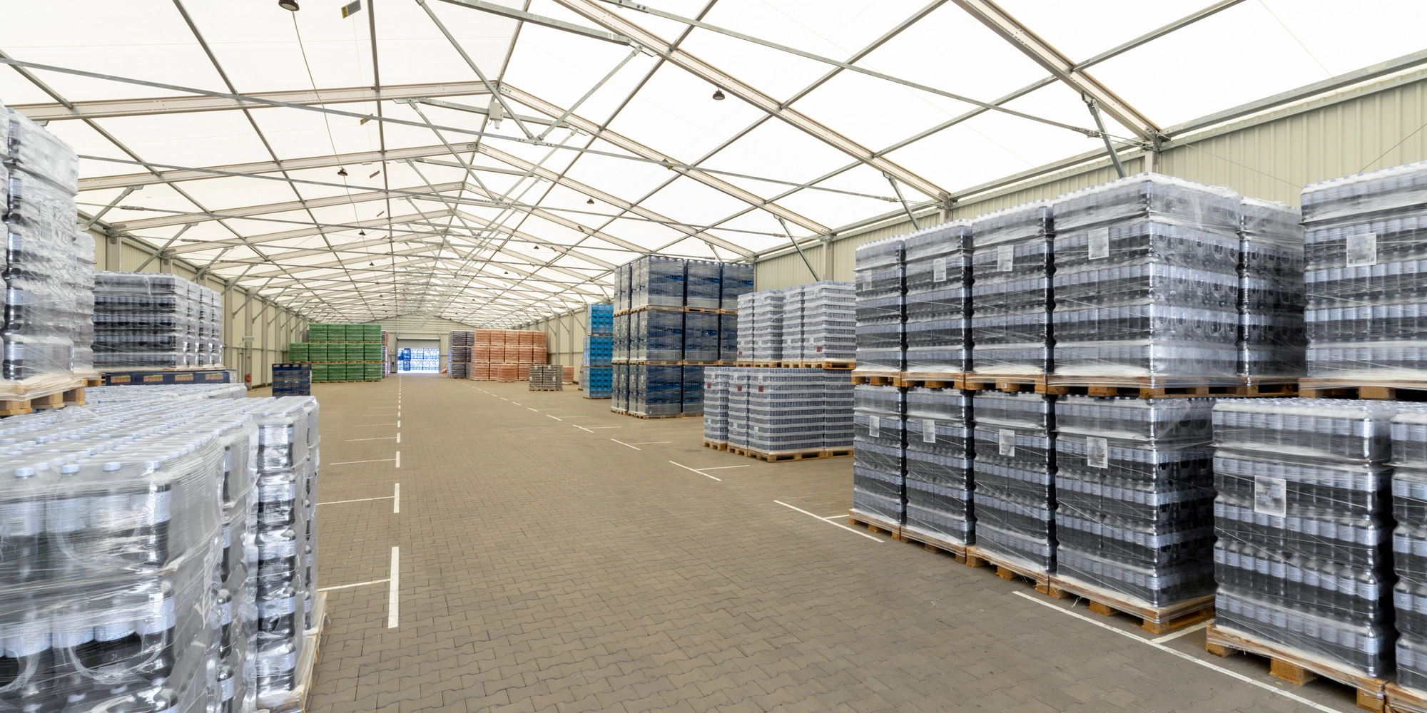 Bâtiment démontables comme entrepôt de marchandises