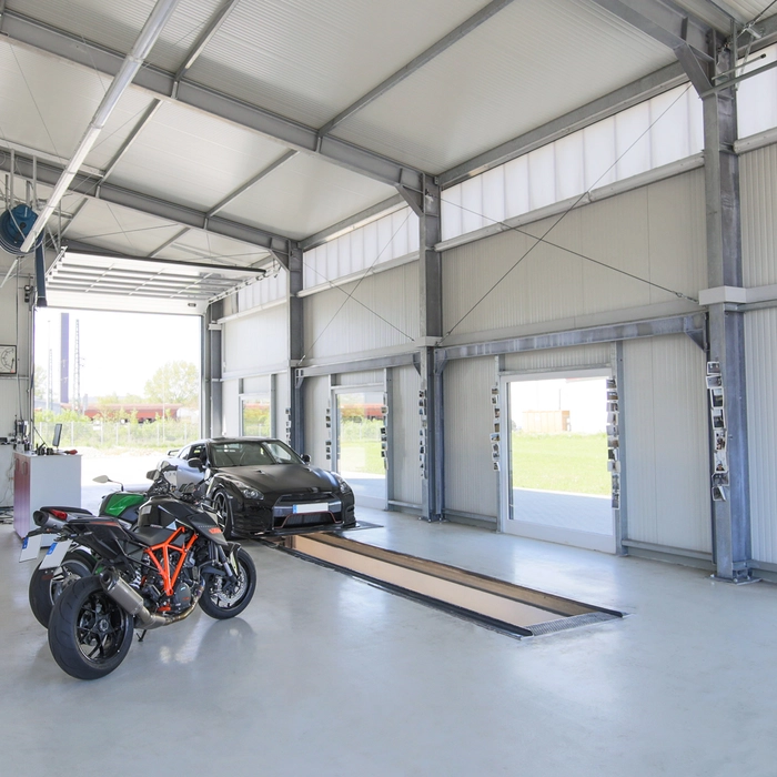 Hall avec grandes baies vitrées